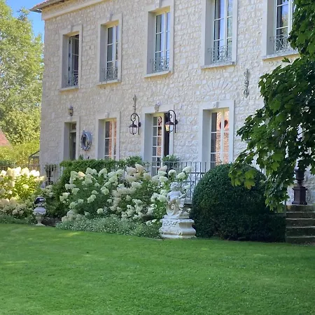 Le Chant Des Oiseaux Bed & Breakfast *