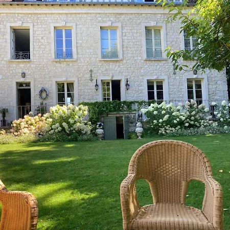 Le Chant Des Oiseaux Bed & Breakfast